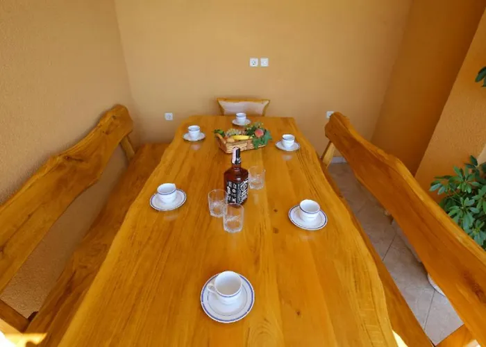 Apartmani Mirjana